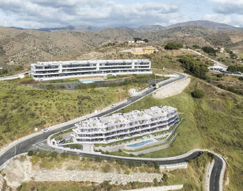 2 and 3-bedroom Flats in a Complex with Pool in Málaga