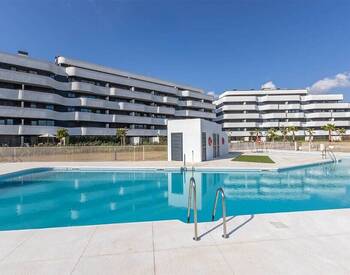 3-bedroom Beachfront Apartment in Torremolinos Málaga 2