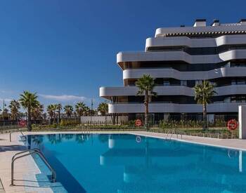 3-bedroom Beachfront Apartment in Torremolinos Málaga 3