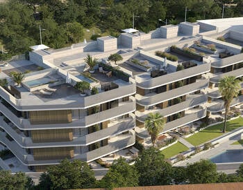 Estepona'da Havuzlu Site İçinde Deniz Manzaralı Daireler 1