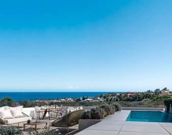 Apartamentos Con Vistas Al Mar Y Servicios En Manilva 3