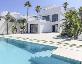 Quesada Alicante’de Zarif Tasarımlı Müstakil Villa 1
