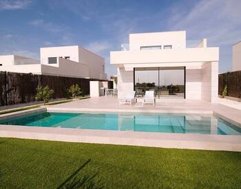 Private Villas with Pool in Los Montesinos Next to Park 3