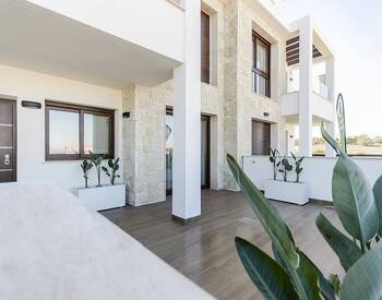 Torrevieja Alicante’de Solaryumlu Modern Bungalovlar 1