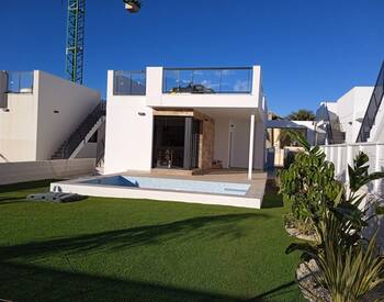 Nuevos Adosados En Una Zona Residencial En Vergel, Alicante 1