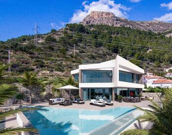 Alicante Calpe’de Lüks Tasarımlı Özel Havuzlu Villalar 1