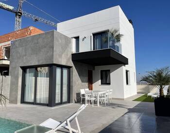 Spacious Villas with Private Pool in Torrevieja Alicante 1