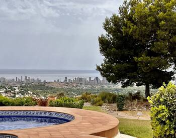 Luxury House with Panoramic Sea and Town View in Calpe 1