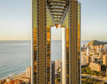 Benidorm Costa Blanca'da Plaja Yakın Deniz Manzaralı Daireler 1