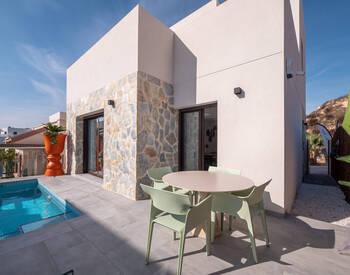 Semi-detached Homes with Private Pool in Villamartin 1