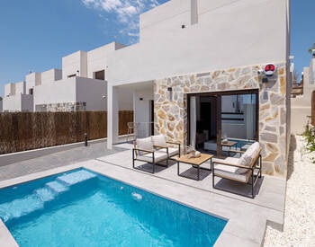 Semi-detached Homes with Private Pool in Villamartin 1