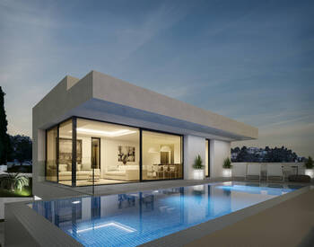 Detached 3-bedroom Villa with Sea Views in Calpe Alicante 1