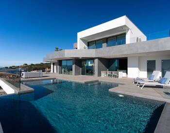 Alicante Benitachell'de Sahile Yakın Deniz Manzaralı Villalar 1