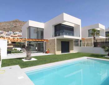 Sea View Villas with Pool and Terraces in Finestrat Alicante 1