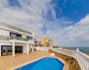 Luxe Villa Met Zwembad En Uitzicht Op Zee In Torrevieja 1