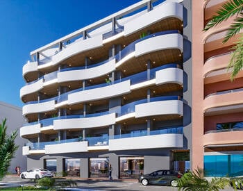 Torrevieja'da Çatı Havuzlu Sitede Satılık Daireler 3