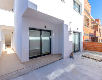 Properties in a Complex in a Popular Location in Torrevieja 1