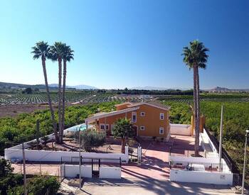 Spacious Villa with Pool and Parking in Orihuela Centro 1