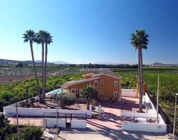 Geräumige Villa Mit Pool Und Parkplatz In Orihuela Centro 1