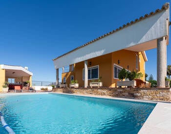Spacious Villa with Pool and Parking in Orihuela Centro 1