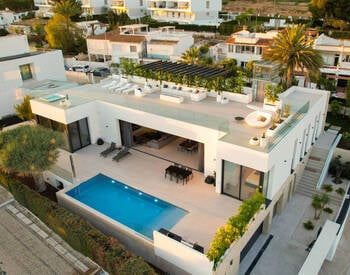 Zeezicht Huis Met Zwembad En Parkeerplaats In Benidorm Alicante 1