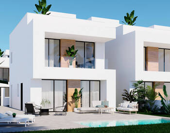 Orihuela La Zenia'da Plaja Yakın Konumda Özel Havuzlu Villalar 1