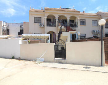Duplex Apartment Near the Amenities in La Zenia Alicante 1