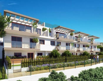 Adosados Con Estilo En Un Complejo Con Piscina En Alicante La Nucia 1