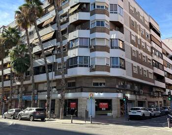 Corner-placed Business with Prime Location in Benalúa Alicante 1