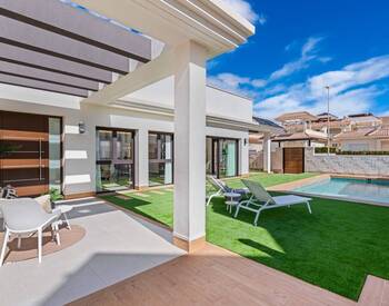 Elegante Casa De 3 Dormitorios Con Piscina En Ciudad Quesada 2