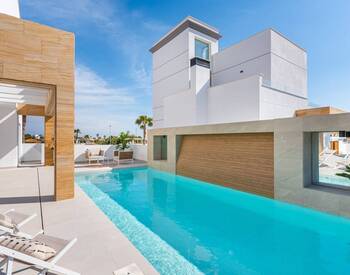 Villas De 4 Dormitorios Con Piscina Y Solárium En Ciudad Quesada 2