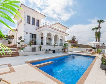Villa with Pool and Solarium in Ciudad Quesada 1