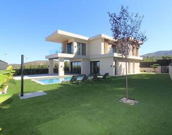 Villa Mit 4 Schlafzimmern, Pool Und Garten In Alicante Biar 3
