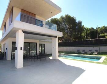 Villa Mit 4 Schlafzimmern, Pool Und Garten In Alicante Biar 2