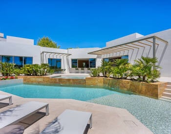 Elegant Southwest-facing House in Exclusive Las Colinas Golf 1