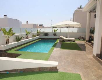 Huis Met 5 Slaapkamers, Zwembad En Solarium In Villamartin Orihuela 3