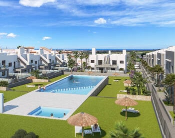 Apartments in a Complex with a Pool in San Miguel De Salinas 1