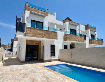 Polop Alicante'de Havuzlu Deniz Manzaralı Villalar 1