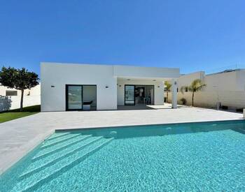 3-bedroom Villas with Pool in Alicante Benijofar