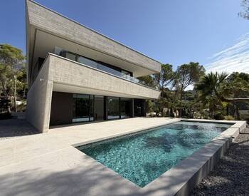 Alicante Altea'da Özel Havuzlu Şık Tasarımlı Müstakil Villa