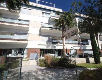 3-bedroom Apartment with Communal Pool in Orihuela 3
