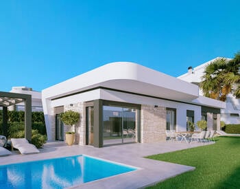 Finestrat'ta Özel Havuzlu ve Zengin Sosyal Olanaklı Villalar 1