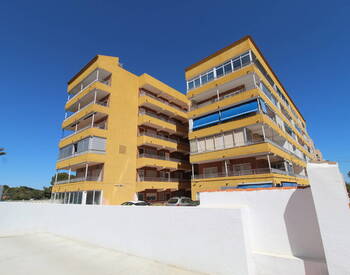 Beach-accessible Flat with Sea Views in Punta Prima Alicante 3