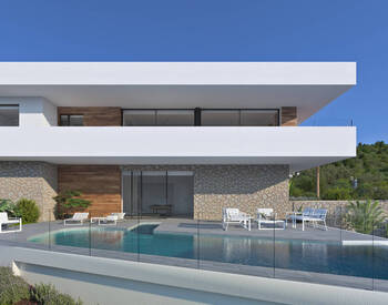 Alicante’de Panoramik Deniz Manzaralı Müstakil Villa 1