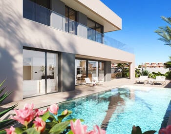 Villa's Met Zwembad Tegenover Het Strand In La Zenia Alicante 2