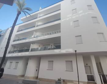 Torrevieja'da Havuzlu Sitede Deniz Manzaralı Daireler 1