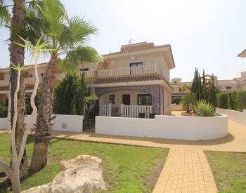 Semi-detached Villa with Extensive Facilities in Rojales Alicante 1