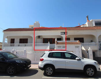 Alicante Torrevieja'da Deniz Manzaralı Geniş Müstakil Ev