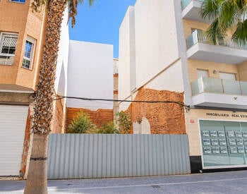 Alicante Torrevieja'da Yatırıma Uygun Satılık Geniş Arsa 3