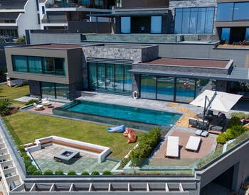 Contemporary Designed Sea View Villas in Alanya Center 3